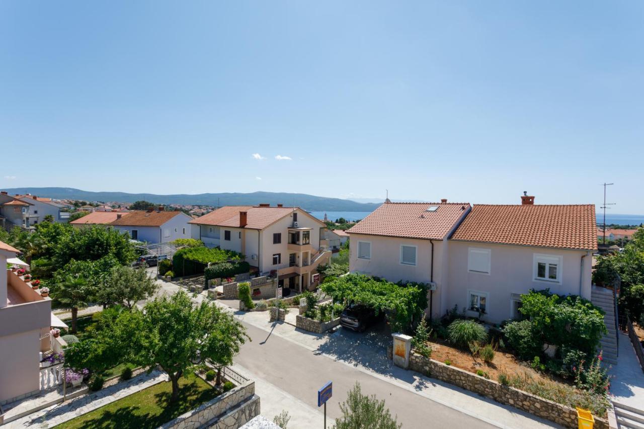 Apartments Lacic Крк Екстер'єр фото