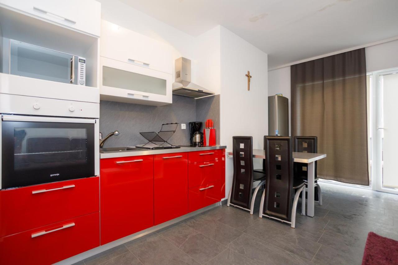 Apartments Lacic Крк Екстер'єр фото
