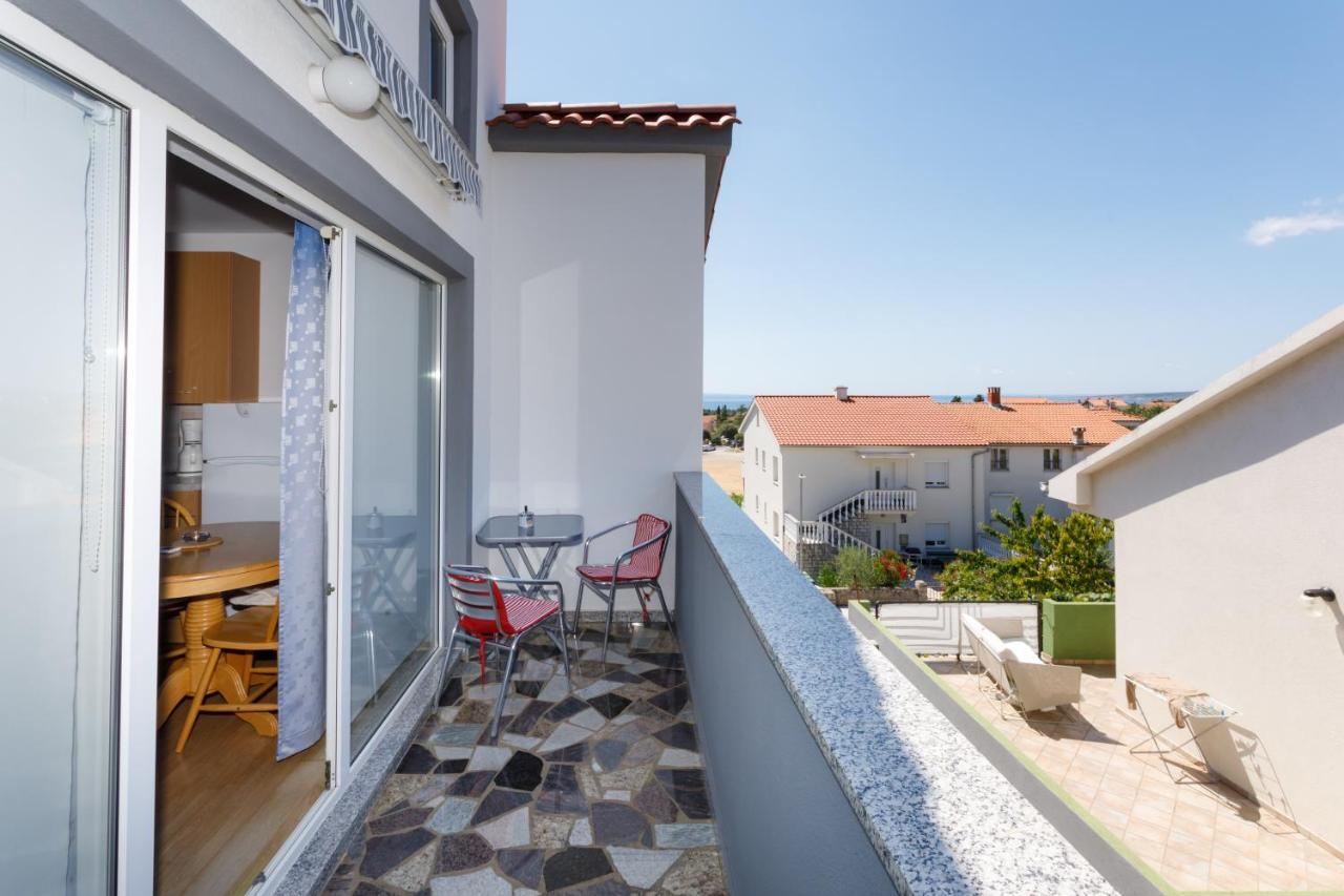 Apartments Lacic Крк Екстер'єр фото