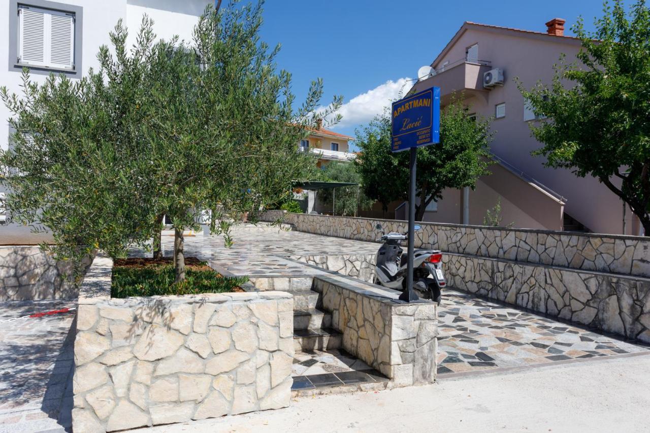Apartments Lacic Крк Екстер'єр фото