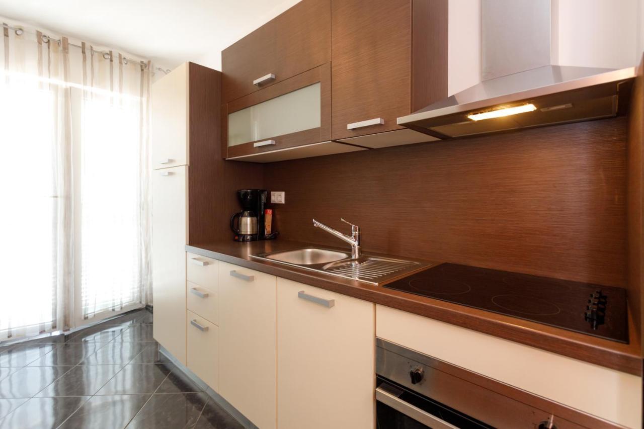 Apartments Lacic Крк Екстер'єр фото