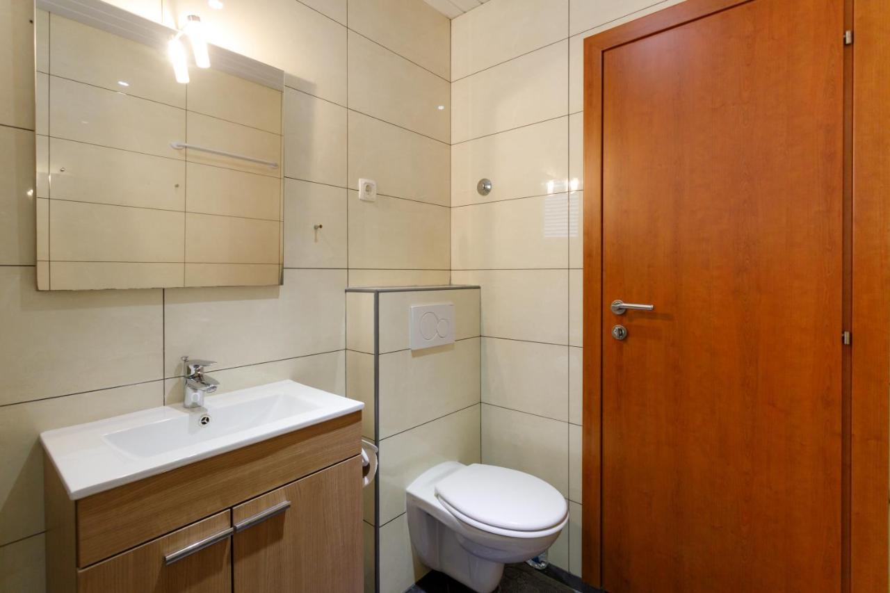 Apartments Lacic Крк Екстер'єр фото