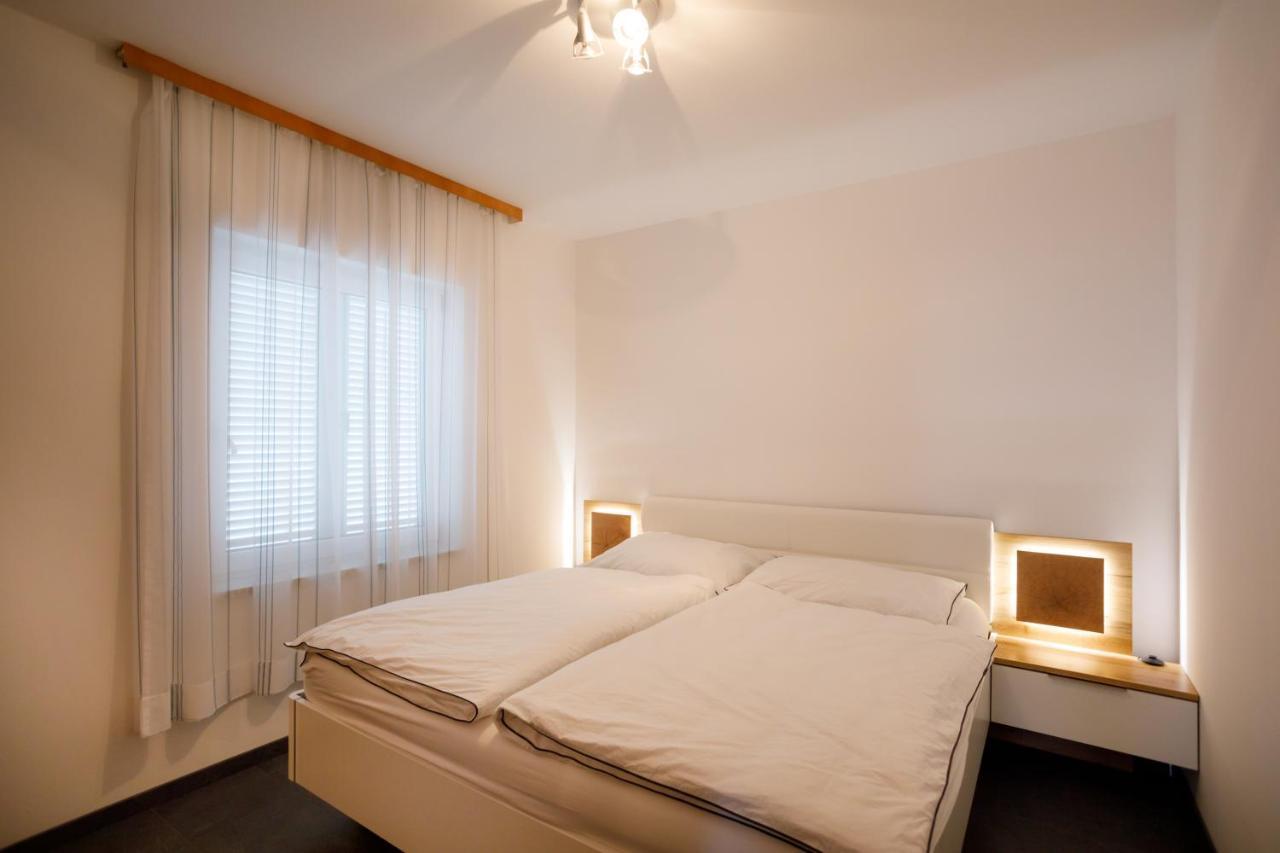 Apartments Lacic Крк Екстер'єр фото